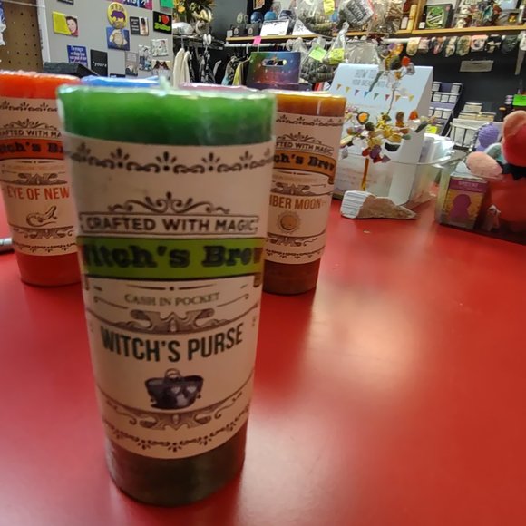 Witch's Brew- Halloween Limited Edition Candle - WITCH'S PURSE - Picture 1 of 2